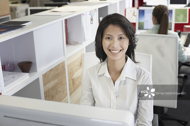 办公室工作的女人肖像图片素材