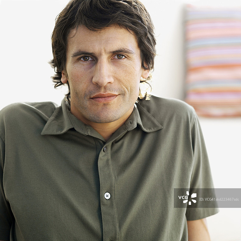 中年男子微笑图片素材