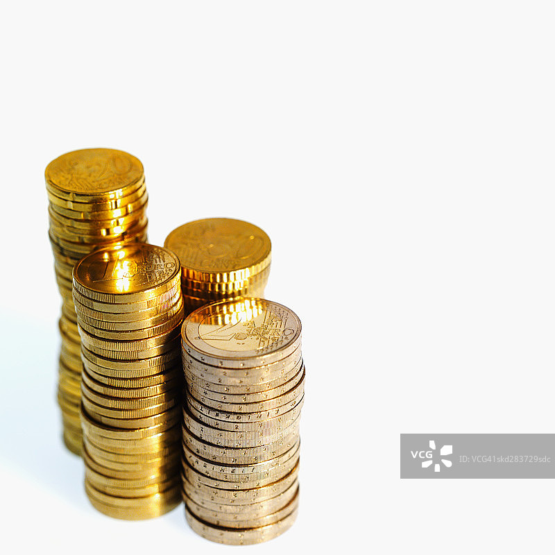 各种面额的欧元硬币特写图片素材