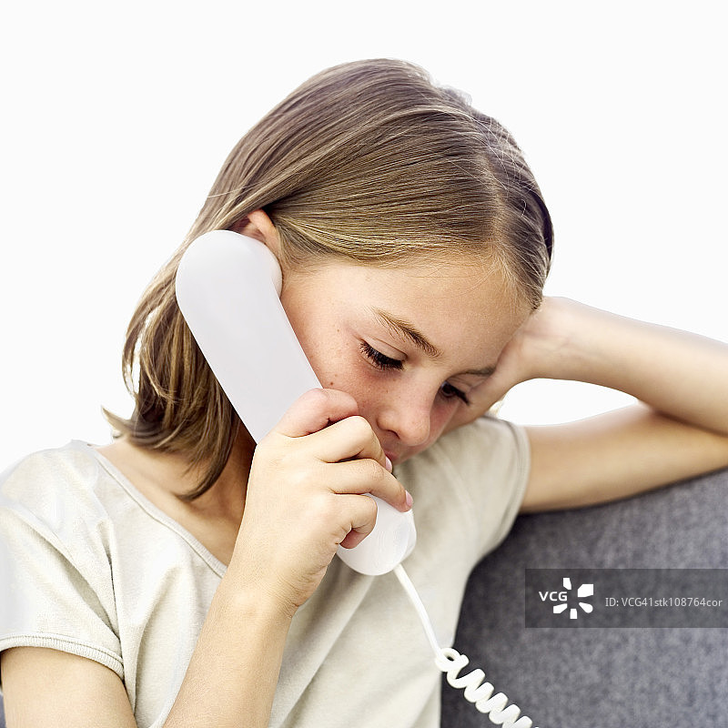 打电话的女孩肖像图片素材