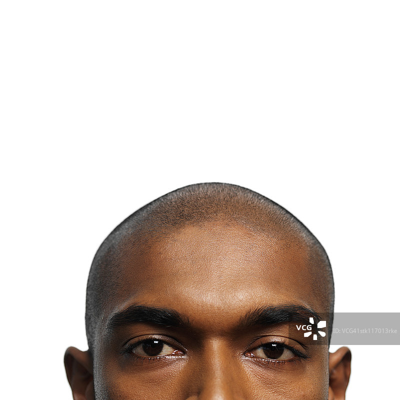 年轻的光头男子肖像图片素材