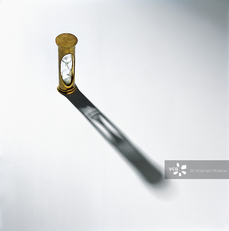 沙漏投下的阴影图片素材