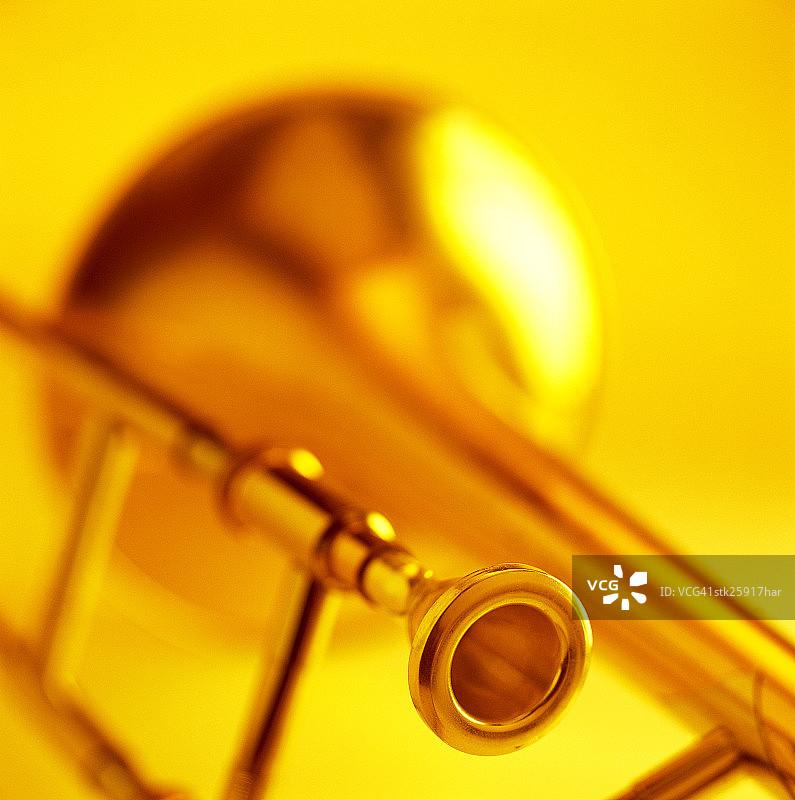 铜管乐器吹嘴特写图片素材