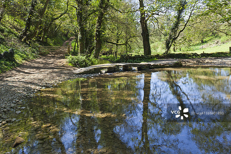 英国格洛斯特郡金顿的福特和拍板桥图片素材