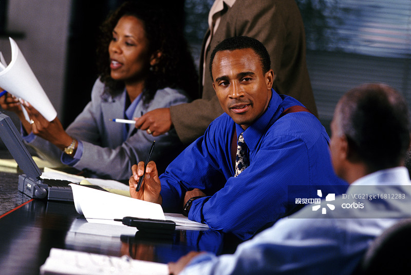 会议室讨论图片素材