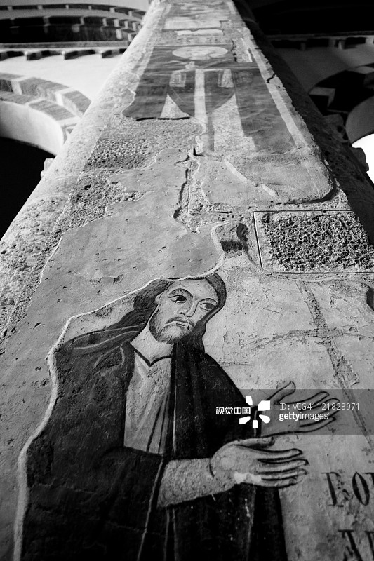 圣安布罗焦教堂内部壁画，描绘圣安布罗斯，意大利伦巴第米兰图片素材