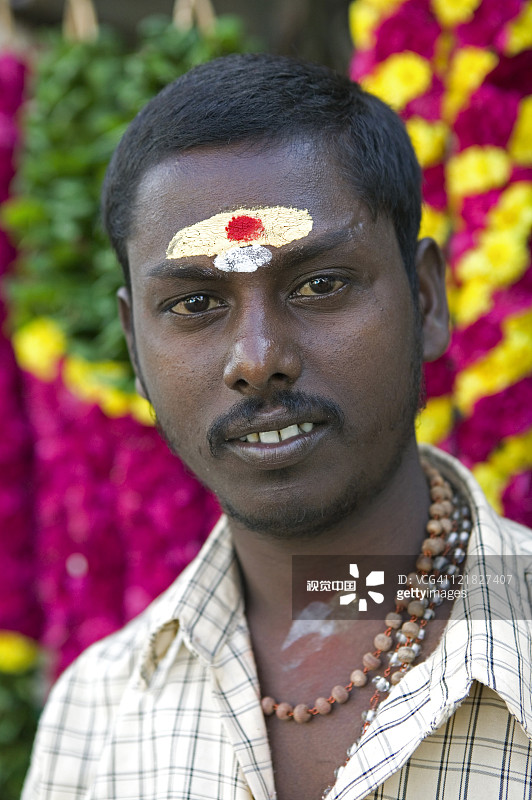 卡帕利斯瓦拉尔神庙的鲜花售卖者图片素材