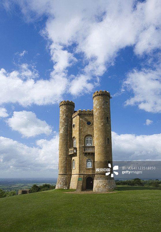 科茨沃尔德的百老汇塔，一座18世纪的建筑，可欣赏无与伦比的景色图片素材
