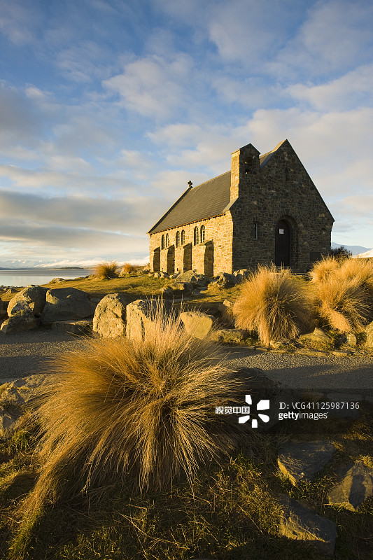 特卡波湖畔的好牧羊人教堂的傍晚光线（新西兰南岛）图片素材