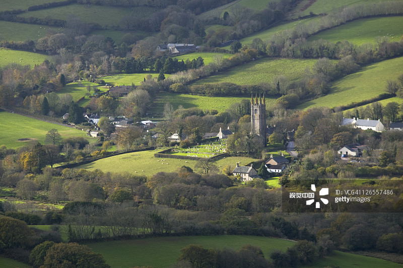英国德文郡达特穆尔国家公园Widecombe-in-the-Moor景色图片素材