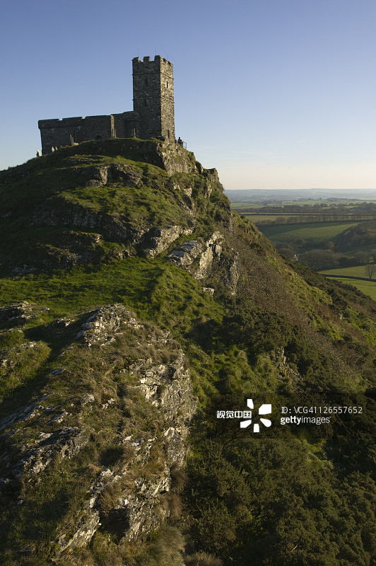 英国德文郡达特穆尔国家公园西缘的布伦特托尔景色图片素材