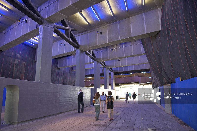 纽约市高线公园步道及灯光装置图片素材