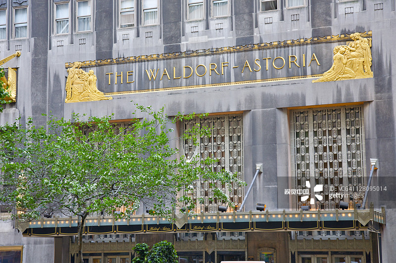 纽约华尔道夫酒店入口的装饰艺术设计图片素材