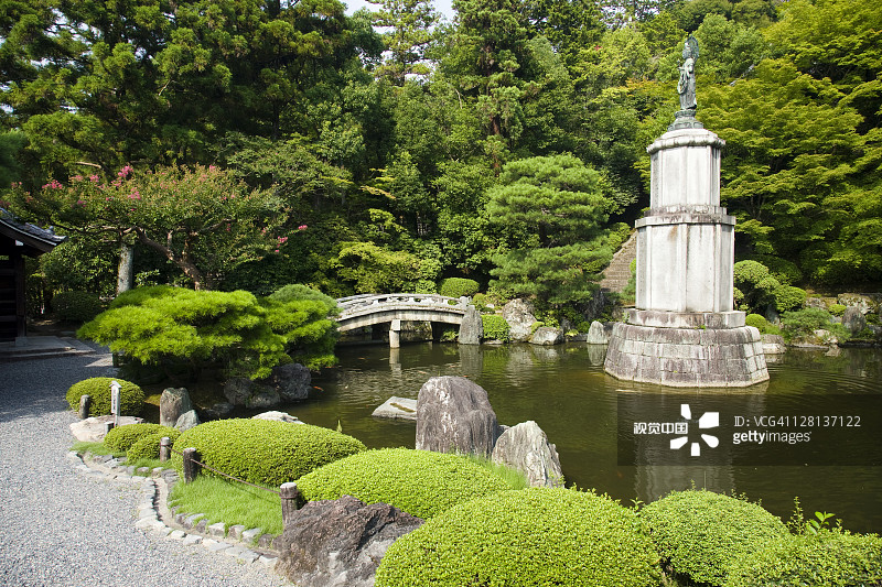 日本京都知恩院湖景（八月）图片素材
