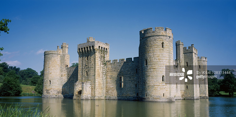 英国英格兰萨塞克斯郡博迪亚姆城堡图片素材