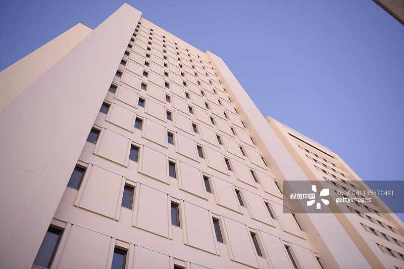 马萨诸塞大学阿默斯特分校的约翰·W·莱德勒研究生研究中心大楼图片素材