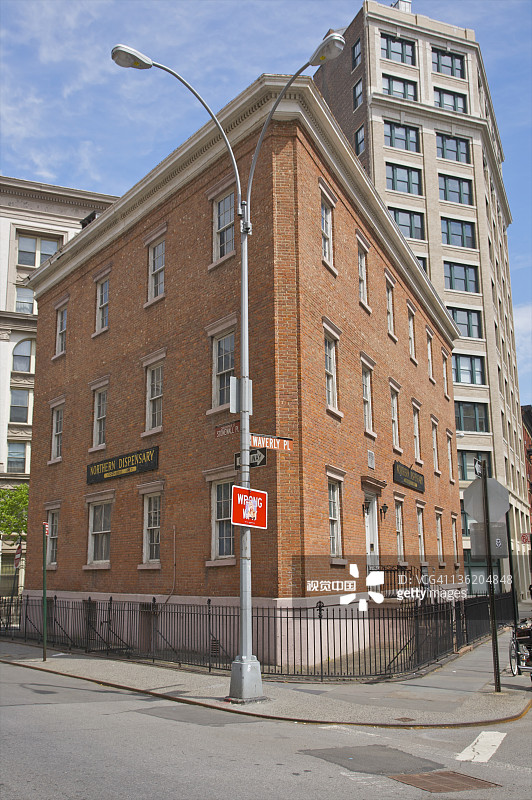 三角形砖砌城市建筑图片素材