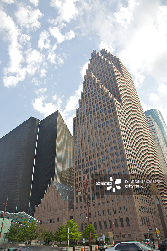 顶部尖尖的办公楼图片素材