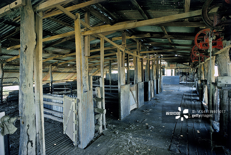 昆士兰州格兰顿车站旧羊毛棚内部图片素材