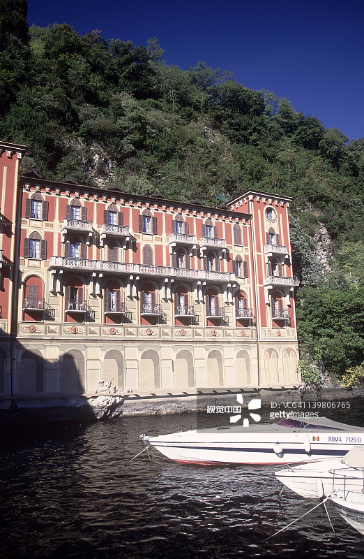 特写：意大利科莫湖岸边的埃斯特别墅酒店。图片素材