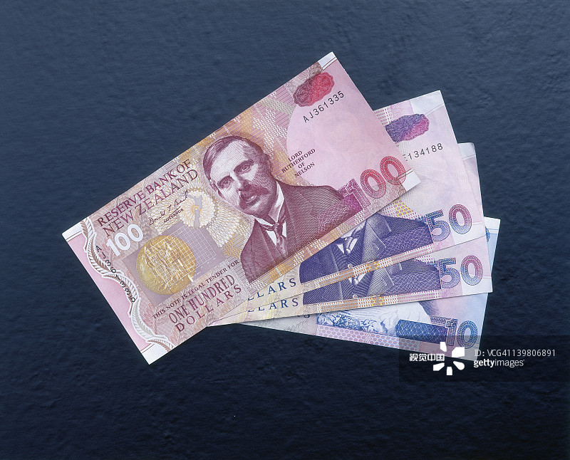 新西兰货币，100、50和10元纸币图片素材
