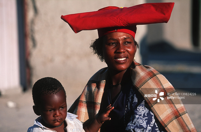 博茨瓦纳人：戴着传统头饰的赫雷罗族妇女图片素材