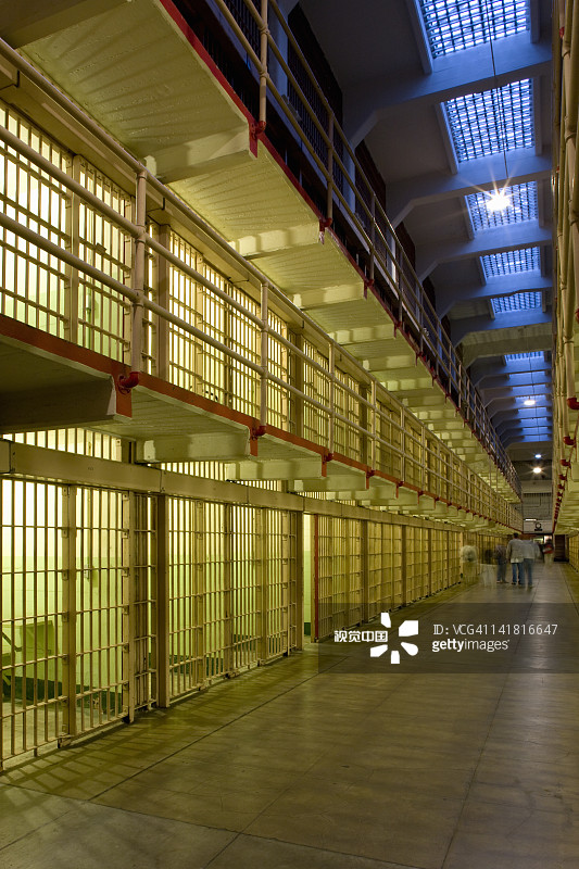 位于美国加利福尼亚州旧金山湾的恶魔岛监狱牢房内部图片素材
