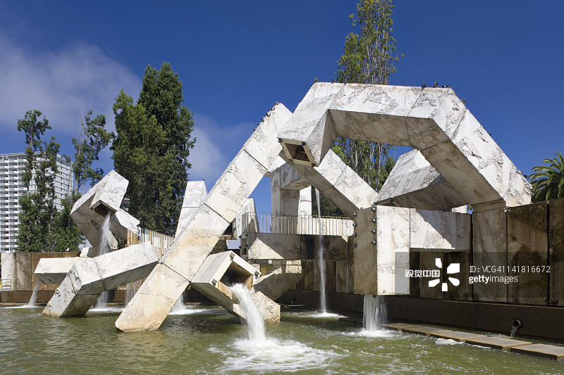 旧金山恩巴卡德罗中心的“魁北克自由”水景图片素材