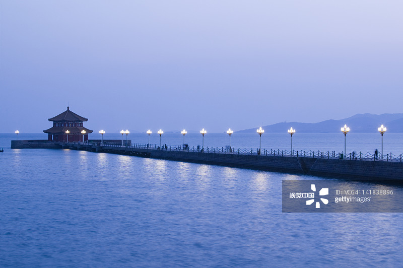 中国山东省青岛市青岛湾回澜阁图片素材