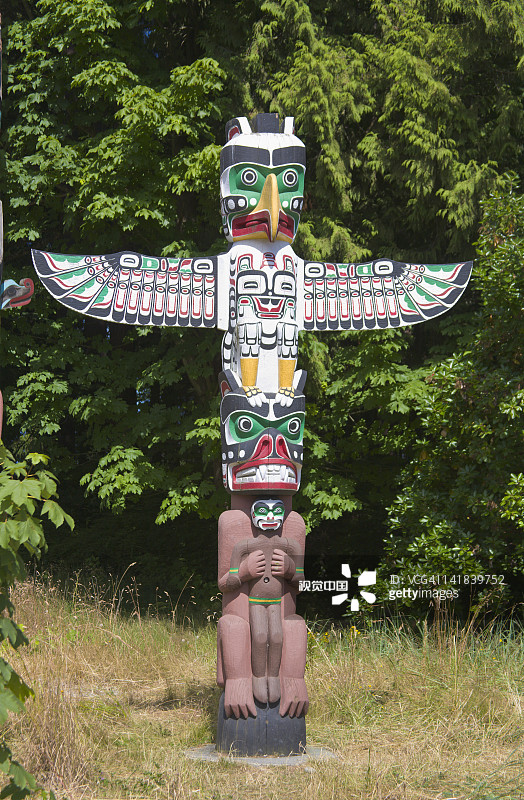 加拿大不列颠哥伦比亚省温哥华斯坦利公园的图腾柱图片素材