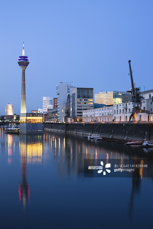 德国杜塞尔多夫媒体港和莱茵塔图片素材