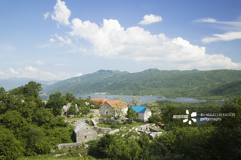 黑山尼克希奇地区：斯兰斯科湖畔的小农场图片素材