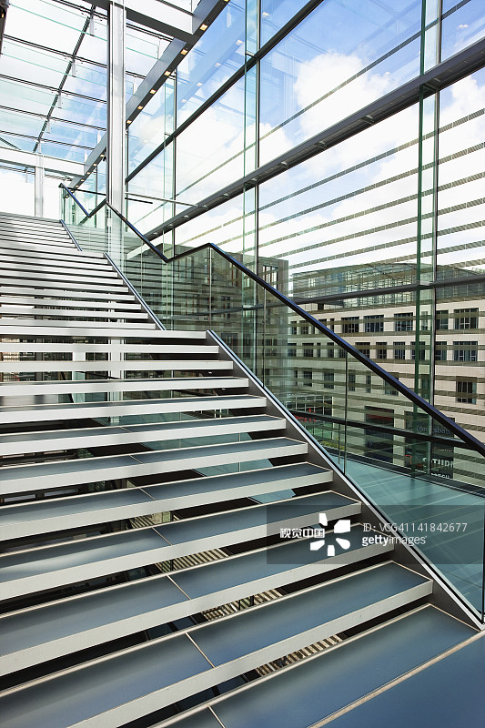 德国巴登-符腾堡州斯图加特，斯图加特艺术博物馆的立方体景观图片素材