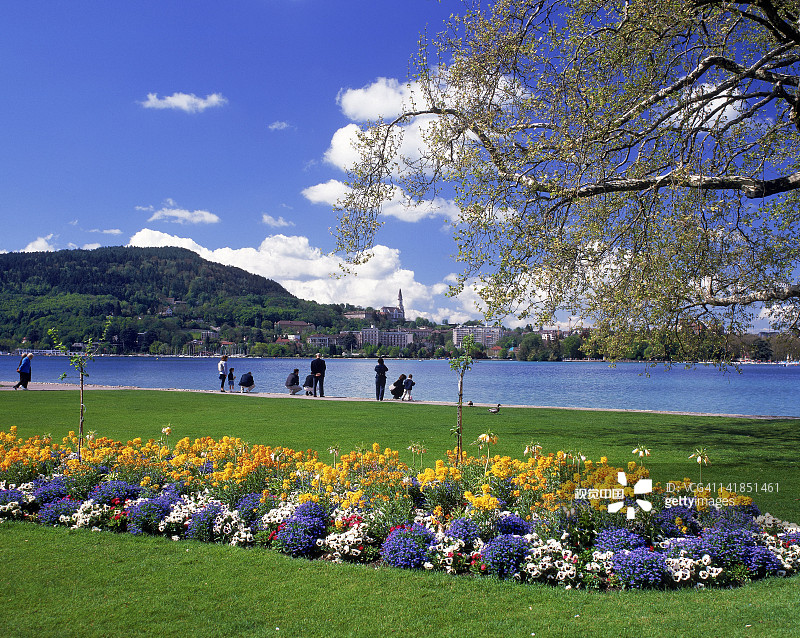 法国安纳西湖畔的公园图片素材