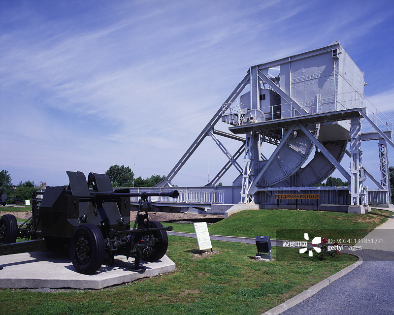 贝努维尔飞马座桥战争纪念馆，法国诺曼底卡尔瓦多斯图片素材