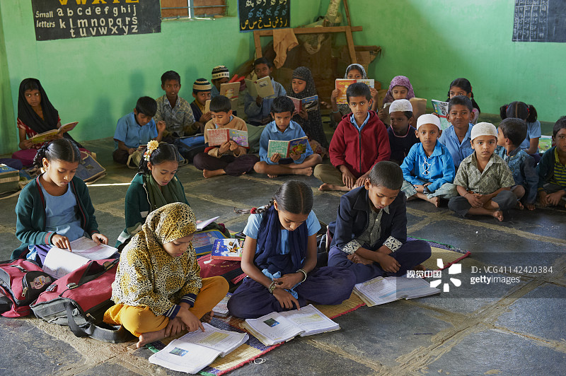 印度卡纳塔克邦迈索尔小学图片素材