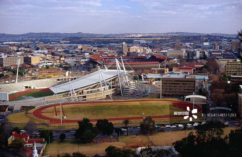 前景是约翰内斯堡体育场，背景是埃利斯公园图片素材