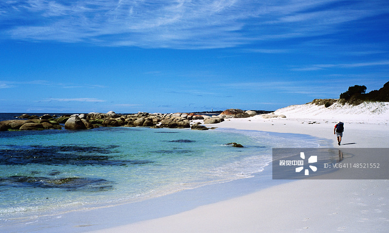 火焰湾步道上的丛林徒步者图片素材