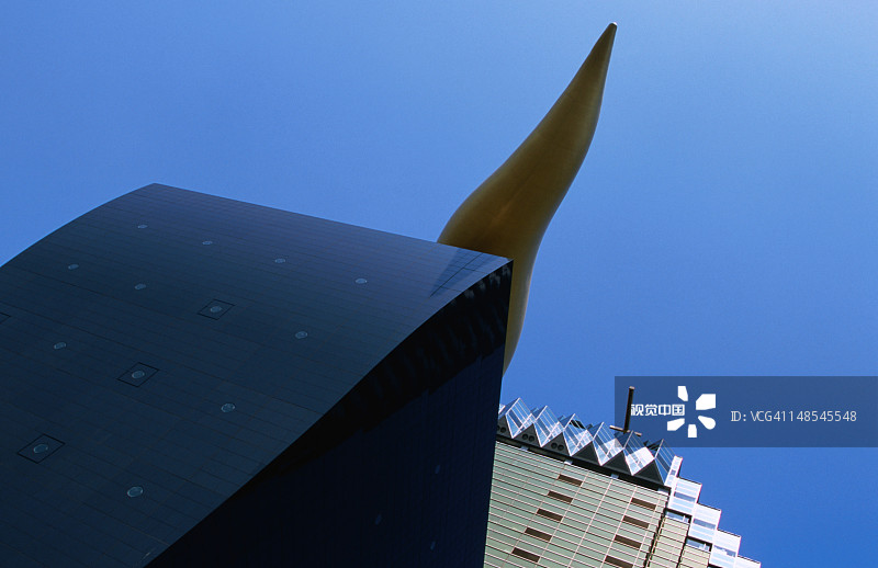 朝日啤酒燃烧的心脏——菲利普·斯塔克的金色火焰，东京，日本图片素材