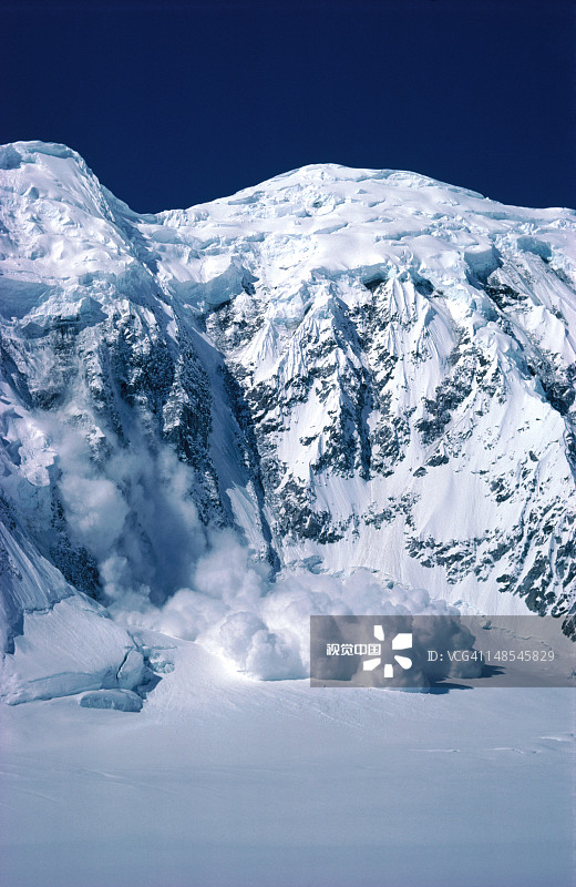 圣埃利亚斯山脉的雪崩图片素材