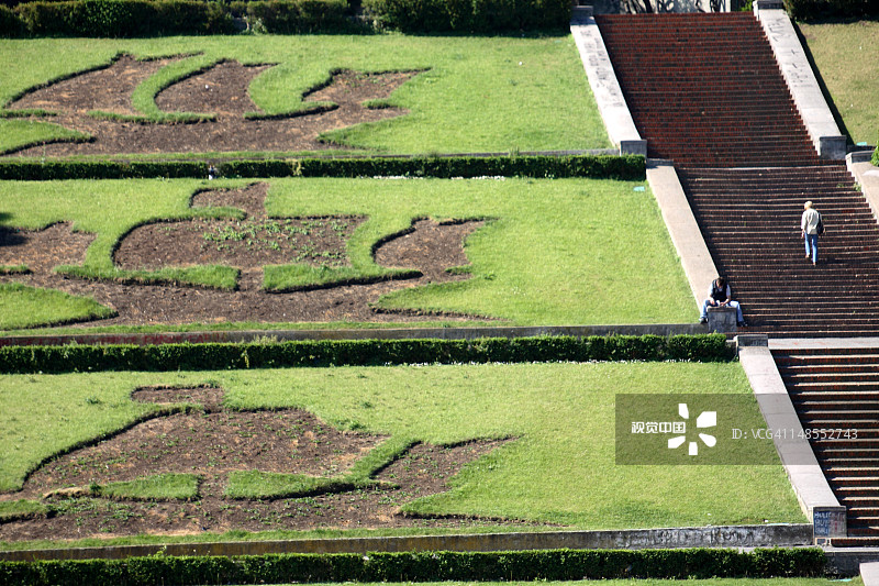 维多利亚广场的楼梯与船型草地图片素材