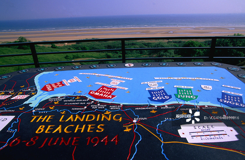 奥马哈海滩的地图，解释了二战期间诺曼底海滩D日登陆的历史图片素材