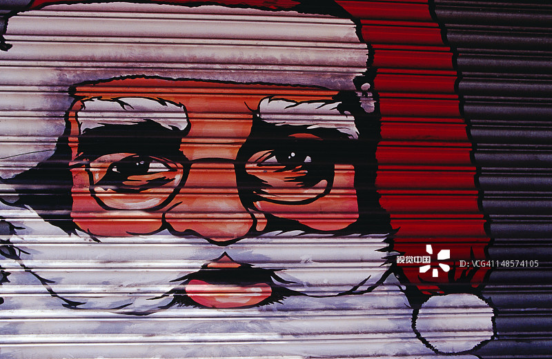 小哈瓦那的圣诞老人彩绘卷帘细节图片素材