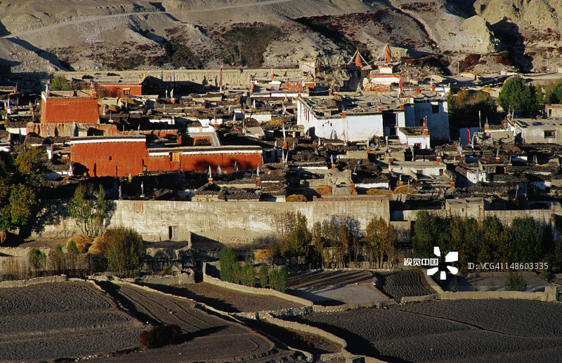 位于3840米高原的洛曼塘古城，上木斯塘首府图片素材