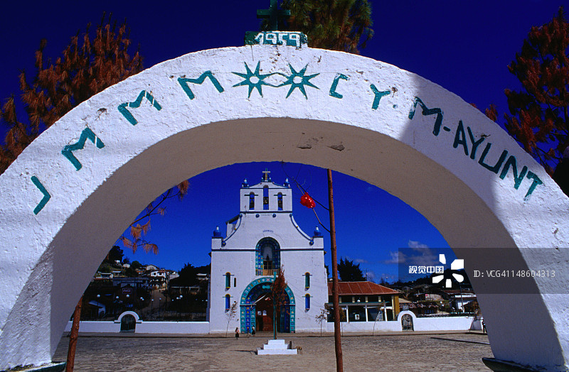 圣胡安查穆拉镇：恰帕斯州的特措茨尔族聚集地图片素材