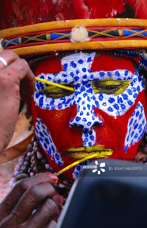 在哈根山文化节上涂油彩的男人图片素材