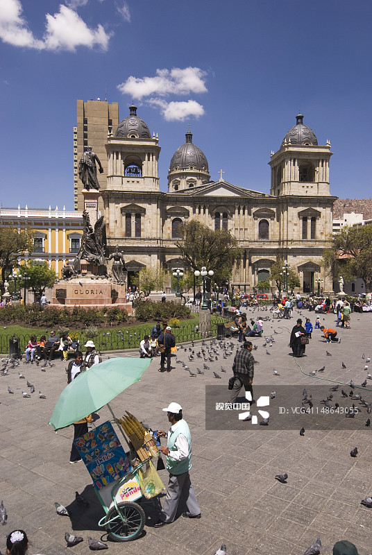 穆里略广场上的大教堂图片素材