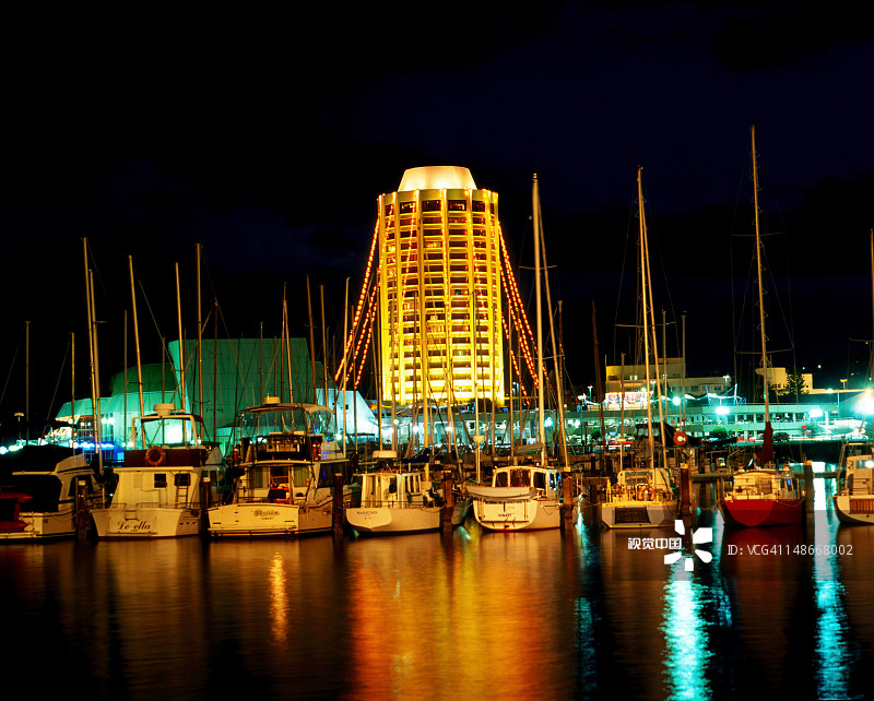 从塔斯马尼亚皇家游艇俱乐部看到的Wrest Point酒店赌场图片素材