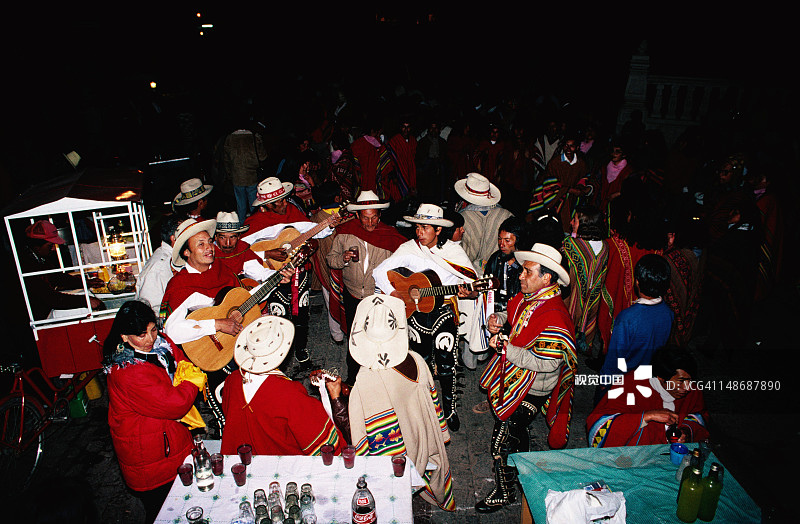 科珀斯克里斯蒂庆祝活动期间的晚会上的音乐家图片素材