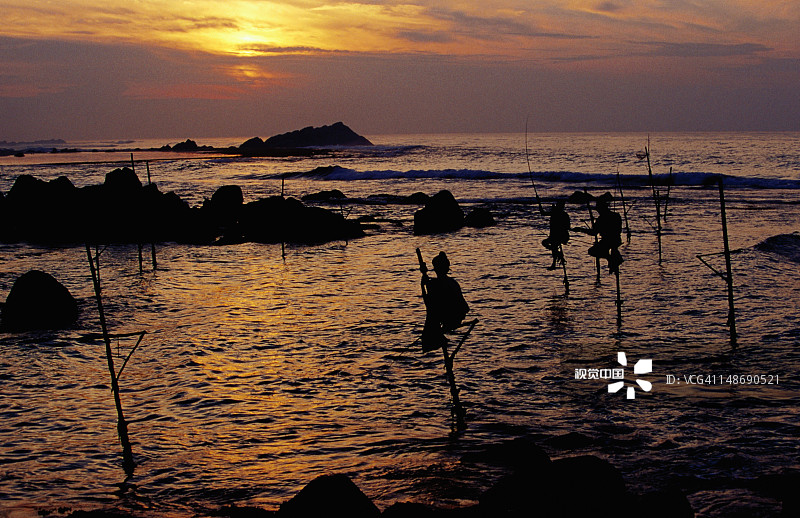 科加拉的高跷渔民图片素材